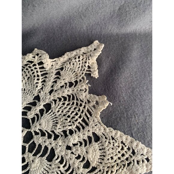 Vintage Crochet Lace Doilies Set of 3 Round & Starburst Patterns 10-12 Inches - Picture 13 of 15